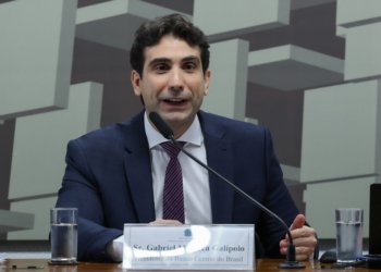 Galípolo: Brasil mais protegido da volatilidade do petróleo em meio à crise global