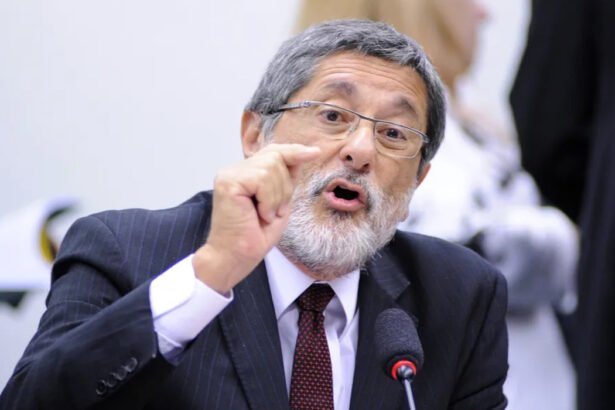 Guerra no Irã: ex-Petrobras alerta que falta de refino deixa Brasil vulnerável ao choque