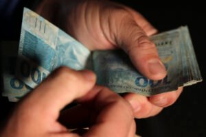 Mercado financeiro eleva projeção de inflação para 4,31% em 2024, aponta Boletim Focus do BC.