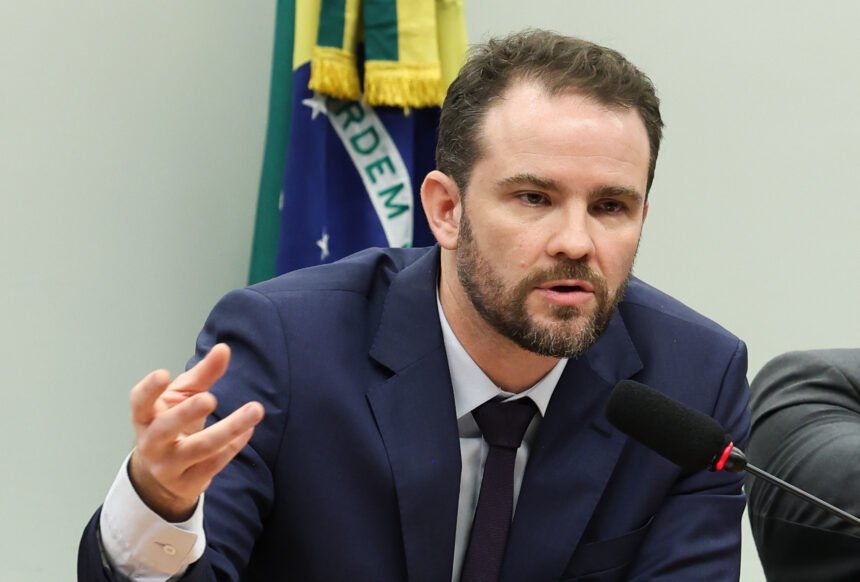 Governo estima R$ 111 bilhões em pautas-bomba e pode acionar STF
