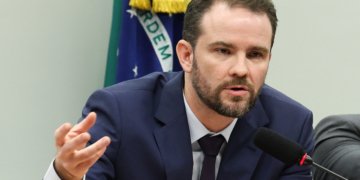 Governo estima R$ 111 bilhões em pautas-bomba e pode acionar STF