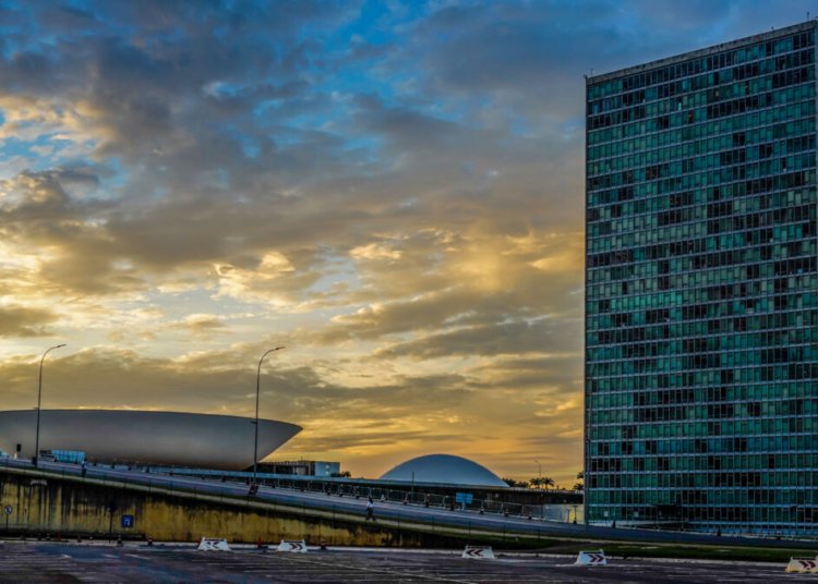 Câmara aprova redução de impostos sobre combustíveis com impacto fiscal de R$ 5 bilhões