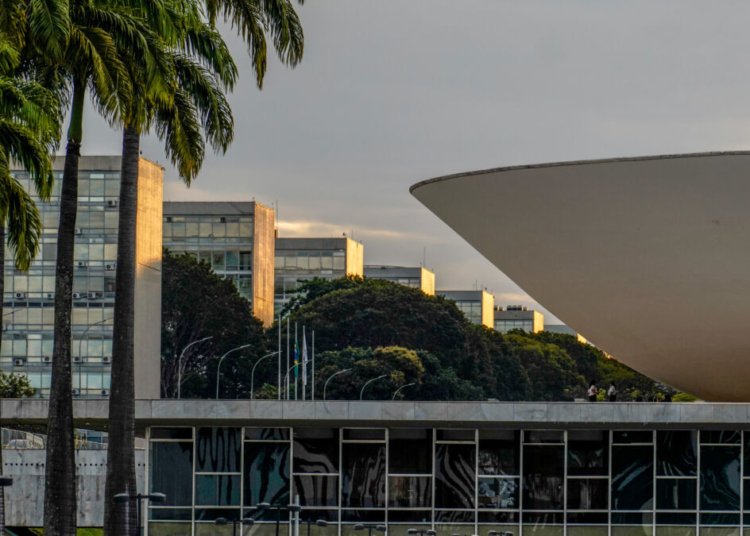 Câmara suspende votações após mal-estar do deputado Pedro Uczai durante reunião