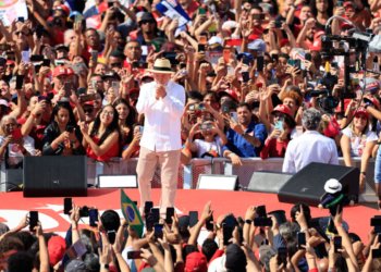 Candidatos ao Palácio do Planalto oficializam o início da corrida eleitoral pelo país