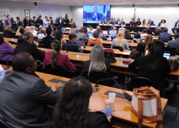 Comissão da Câmara inicia análise de PEC que reduz a maioridade penal para 16 anos