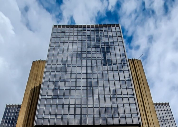 Copom reduz taxa Selic para 14% ao ano e mantém cautela com pressões inflacionárias