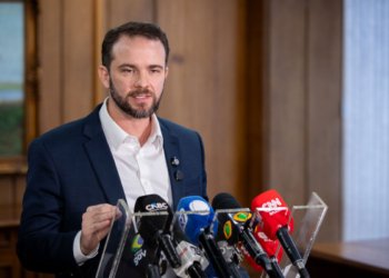 Dario Durigan consulta empresários antes de aplicar reciprocidade tarifária contra EUA