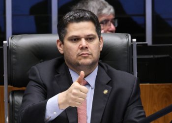 Davi Alcolumbre envia PEC do fim da escala 6x1 para análise da CCJ após diálogo com o Planalto