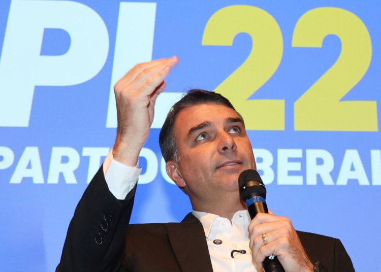Flávio Bolsonaro oficializa candidatura à Presidência da República pelo PL