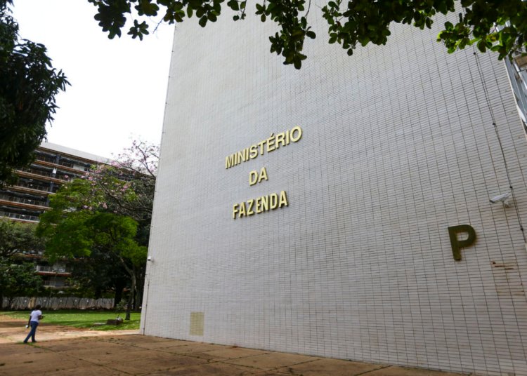 Governo Central registra superávit de R$ 10,8 bilhões em julho e supera expectativas do mercado