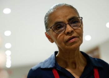 Homem aborda Marina Silva com agressividade durante ato de campanha no centro de São Paulo