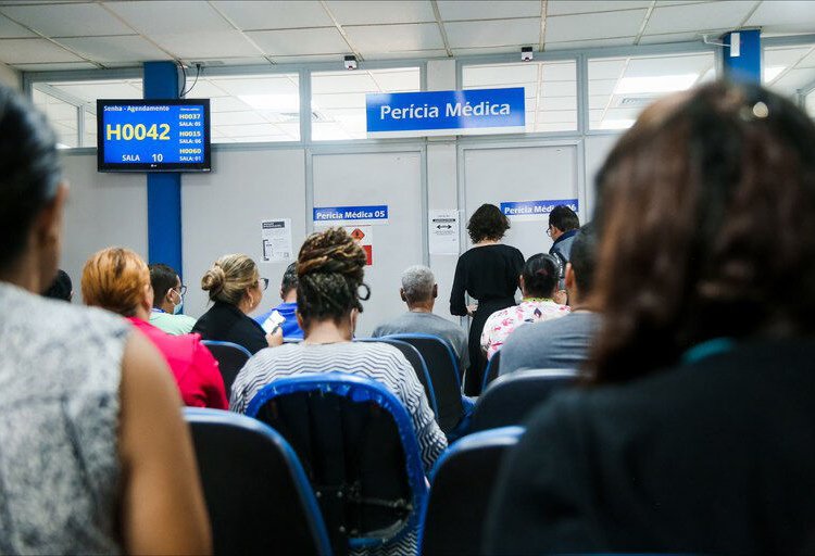 INSS reduz fila de espera para 1,2 milhão de processos com queda de 59% no ano