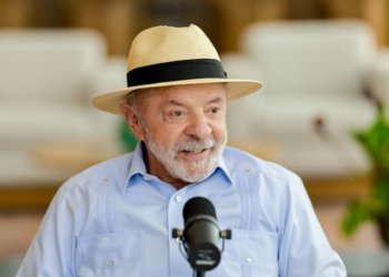 Luiz Inácio Lula da Silva oficializa candidatura à reeleição pelo PT aos 80 anos