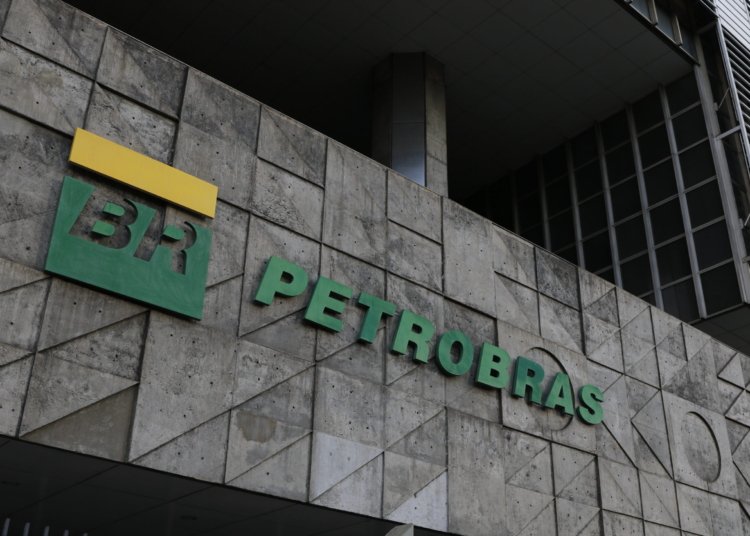 Petrobras registra lucro de R$ 52,4 bilhões no segundo trimestre com alta de 97%