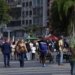 População brasileira chega a 214,2 milhões com taxa de crescimento reduzida a 0,37% em 2026