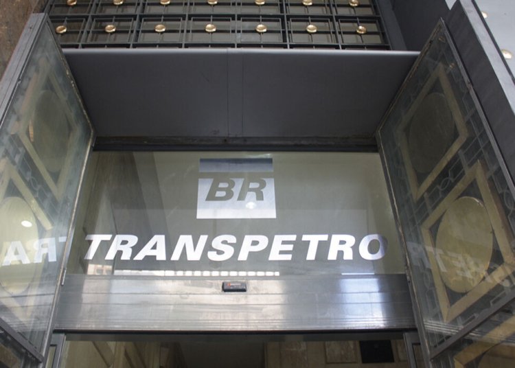 Transpetro abre concurso com 4.171 vagas e salários de até R$ 15 mil
