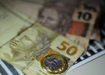 Atividade econômica brasileira recua 0,2% em julho sob impacto da queda na agropecuária