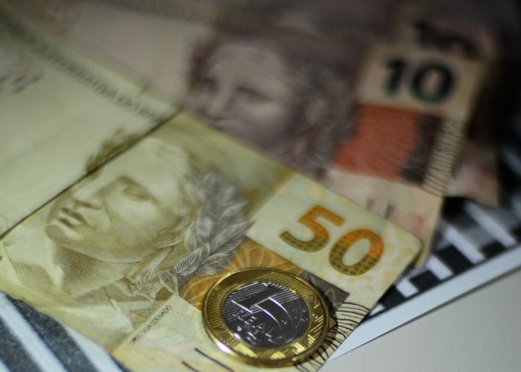 Atividade econômica brasileira recua 0,2% em julho sob impacto da queda na agropecuária