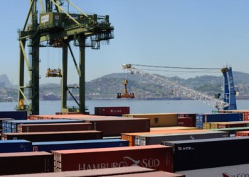 Balança comercial registra superávit de US$ 7,4 bilhões em agosto com alta de 23,8%