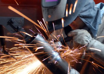Confiança industrial cai para 44,9 pontos e completa 21 meses de pessimismo no Brasil