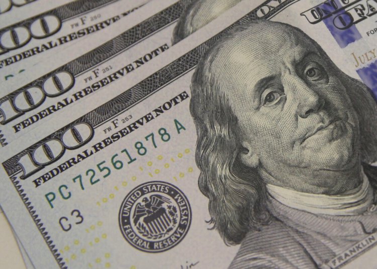 Dólar fecha a R$ 5,08 e Ibovespa atinge maior patamar desde maio com alta do petróleo