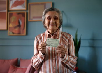 Eleitores acima de 70 anos encaram hoje prazo final para pedir transporte gratuito às urnas