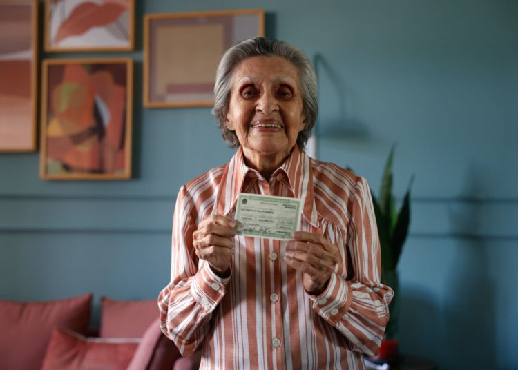 Eleitores acima de 70 anos encaram hoje prazo final para pedir transporte gratuito às urnas