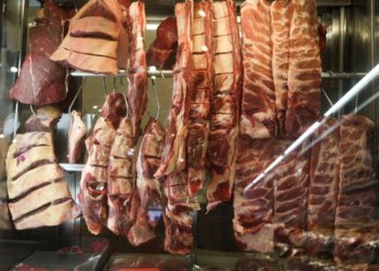 Exportação brasileira de carne bovina recua 27,1% em agosto após limite de cota da China