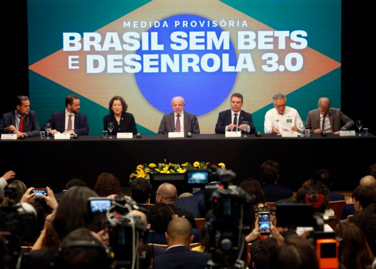 Governo compra dívidas de até R$ 10 mil para reduzir inadimplência de 15 milhões de pessoas