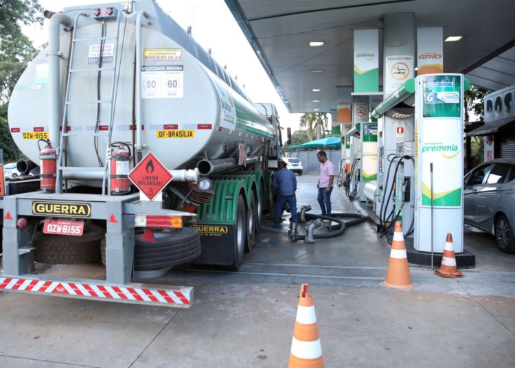 Governo federal libera R$ 6,98 bilhões para subsídios de combustíveis e agricultura familiar