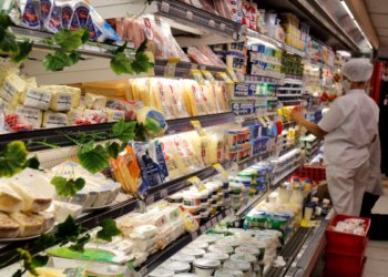 IPCA recua 0,32% em agosto puxado por desconto na conta de luz e queda no preço de alimentos
