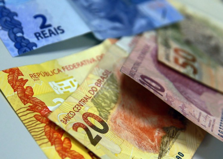 Juros do crédito para famílias sobem para 61,7% ao ano e inadimplência atinge 6% em agosto