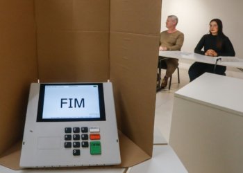 Justiça Eleitoral amplia restrições a eletrônicos na cabine para assegurar sigilo do voto