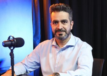 Leonardo Avalanche propõe imposto único de 3,5% e doação de smartphones a estudantes