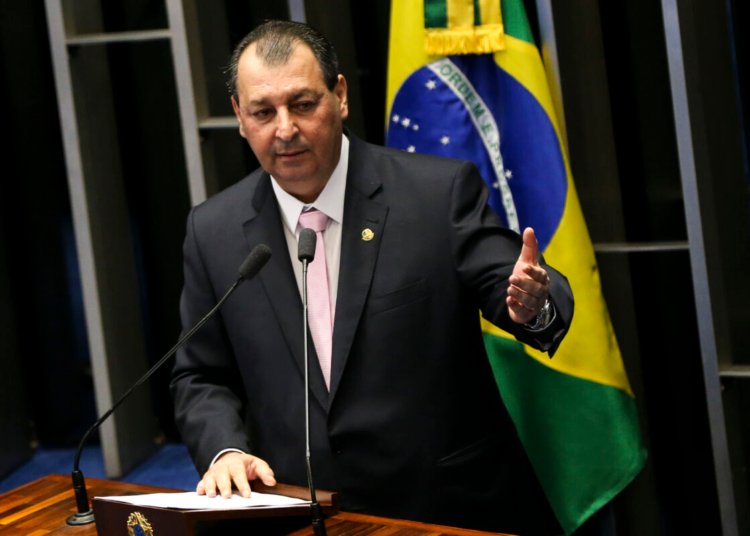 Omar Aziz rejeita 36 emendas e mantém fim da escala 6x1 em PEC no Senado Federal