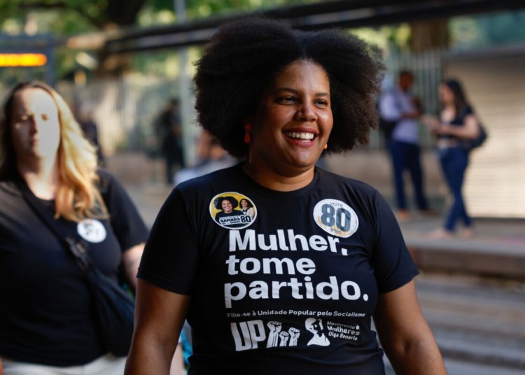 Samara Martins propõe dobrar salário mínimo para R$ 3.242 e instituir jornada de 4x3