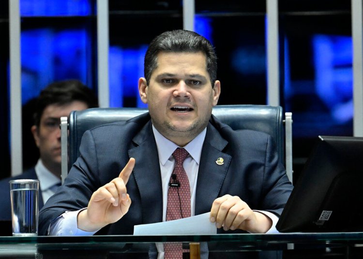 Davi Alcolumbre marca votação da PEC que extingue escala 6x1 e reduz jornada para 40 horas
