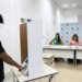 Eleitores de todo o Brasil votam neste domingo das 8h às 17h para o primeiro turno