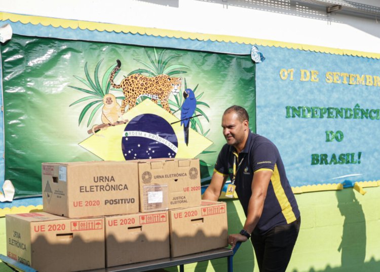 Eleitores que solicitaram voto em trânsito devem confirmar seção específica para 2026