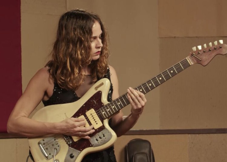 Governo zera imposto de importação para instrumentos musicais e máquinas de costura domésticas