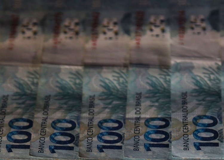 Mercado financeiro eleva estimativa da inflação para 5,01% em 2026 e supera teto da meta