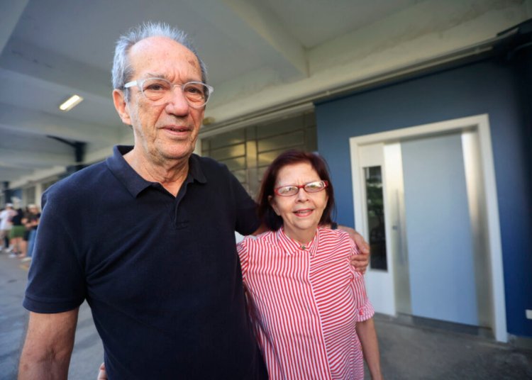 PUC-SP registra filas de espera superiores a uma hora no maior local de votação do país