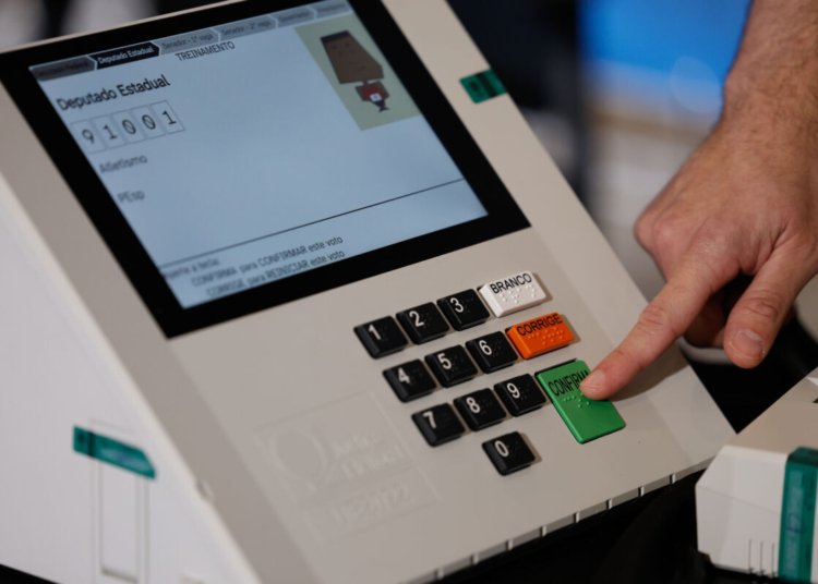 TSE define ordem de votação nas eleições de 2026 com seis cargos na urna eletrônica